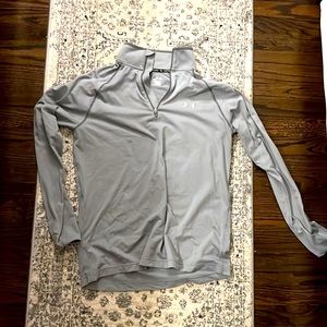 Under armour fitted half zip pullover size medium